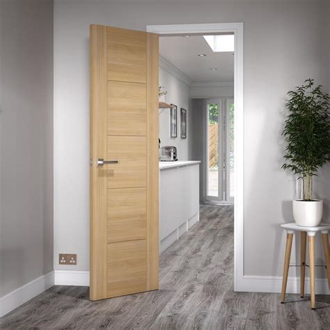 howdens daytona oak doorway